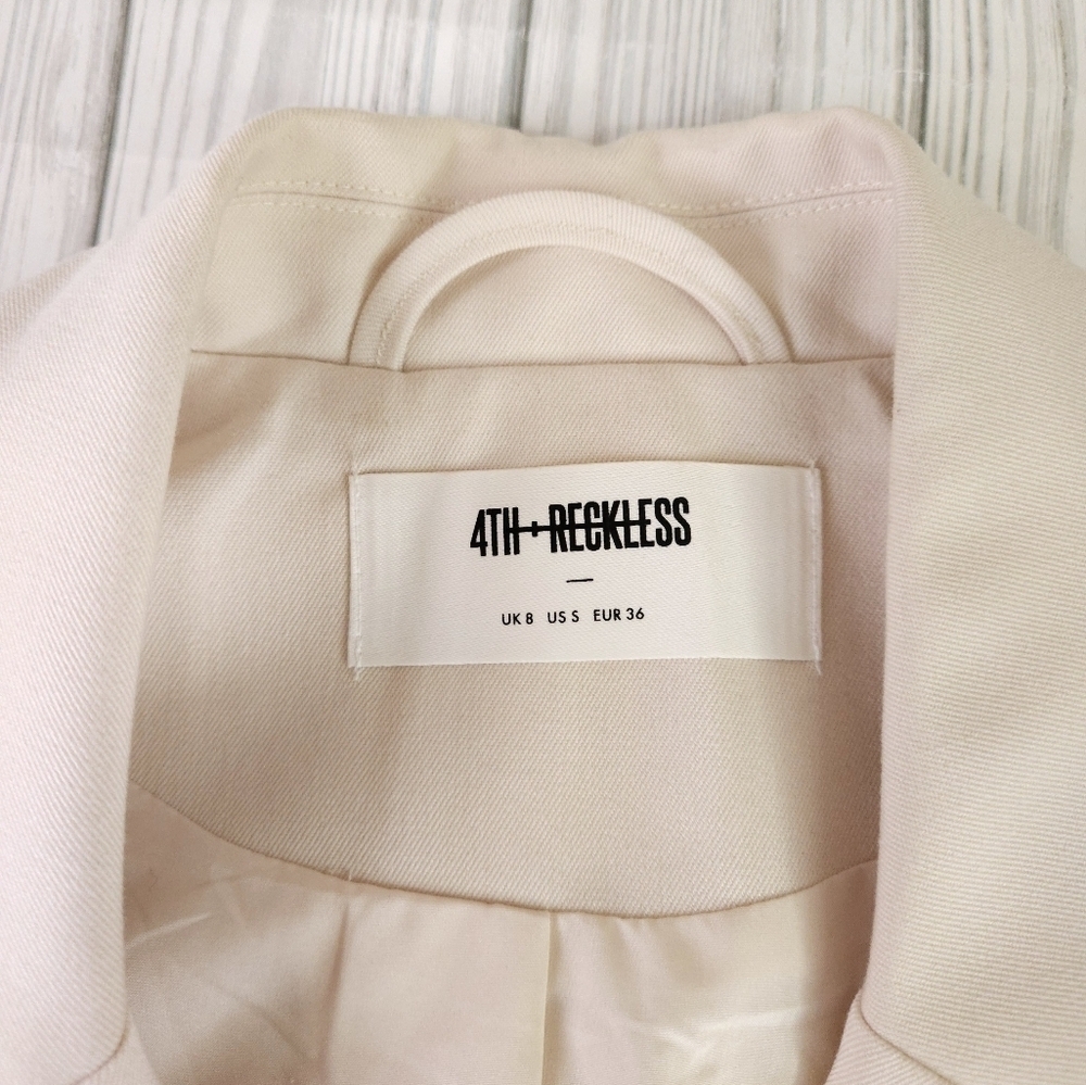 4th + Reckless Sleeveless Single Breast Oversized Blazer in Cream Size Small - Picture 8 of 16